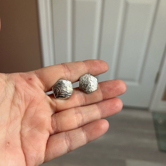 4/$100 Elegant Sterling Silver etched men cufflinks ❤️ - Picture 1 of 6